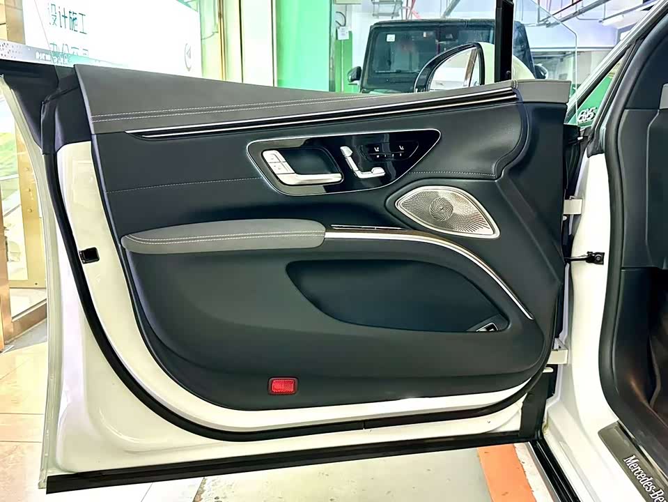 Mercedes-Benz EQS Mercedes-Benz EQS