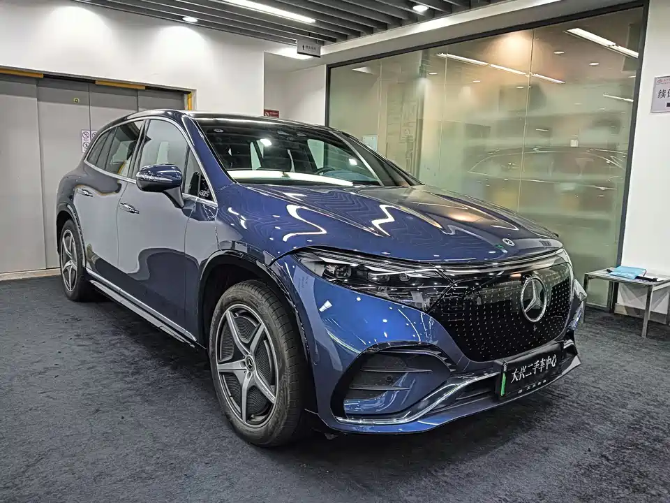 Mercedes-Benz EQS SUV