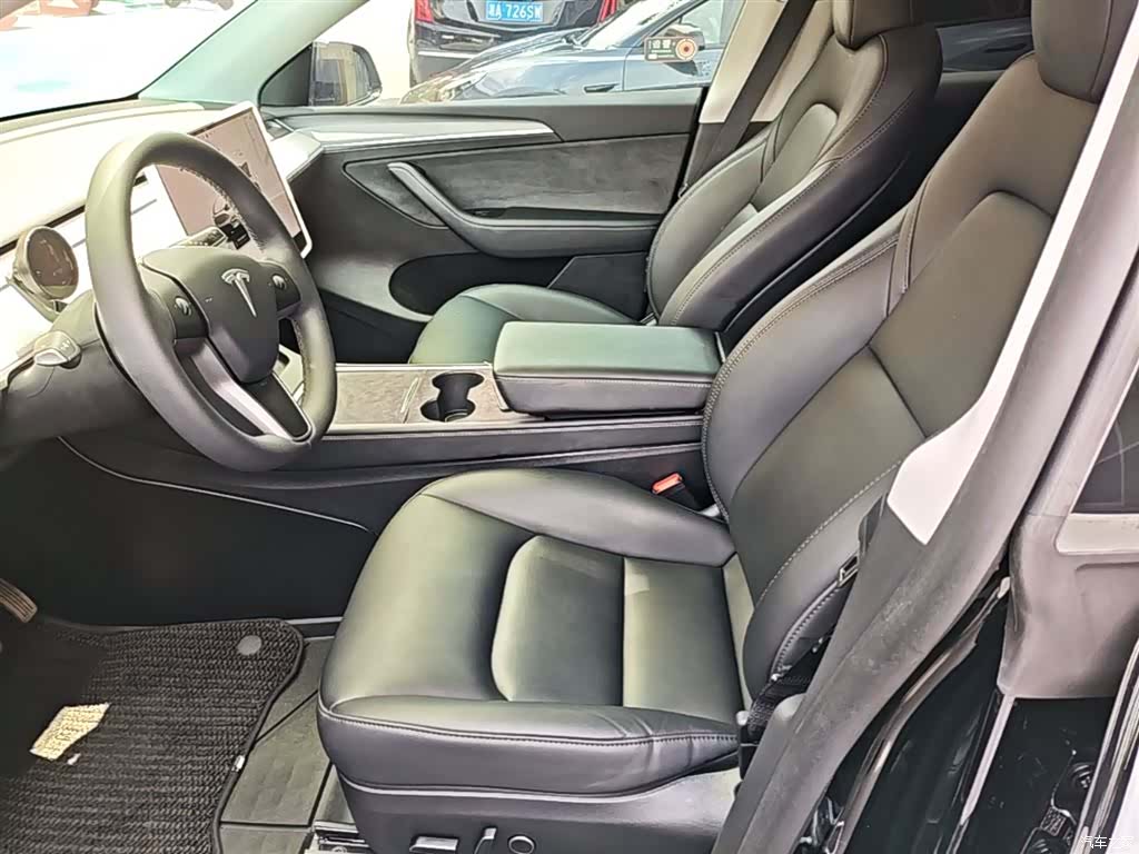 Tesla Model Y, 2023 15