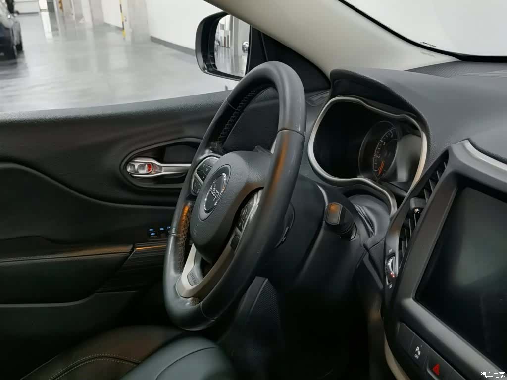 Jeep Cherokee, 2017 22
