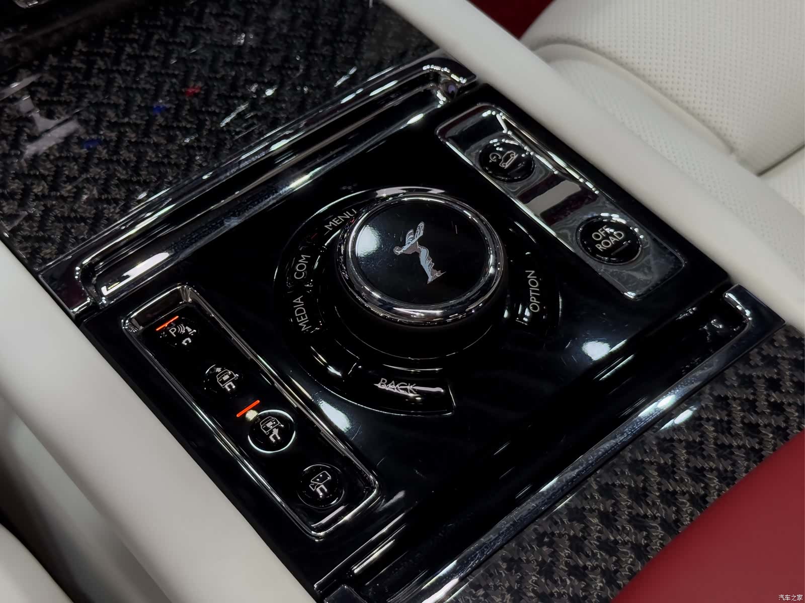 Rolls-Royce Cullinan, 2022 11