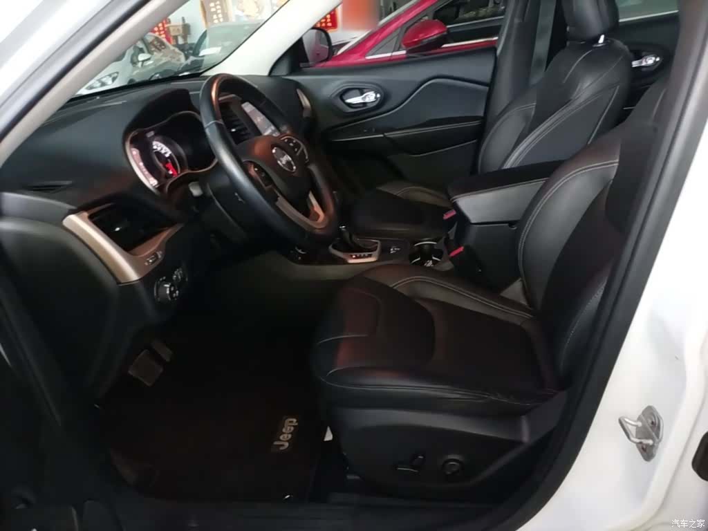 Jeep Cherokee, 2018 15