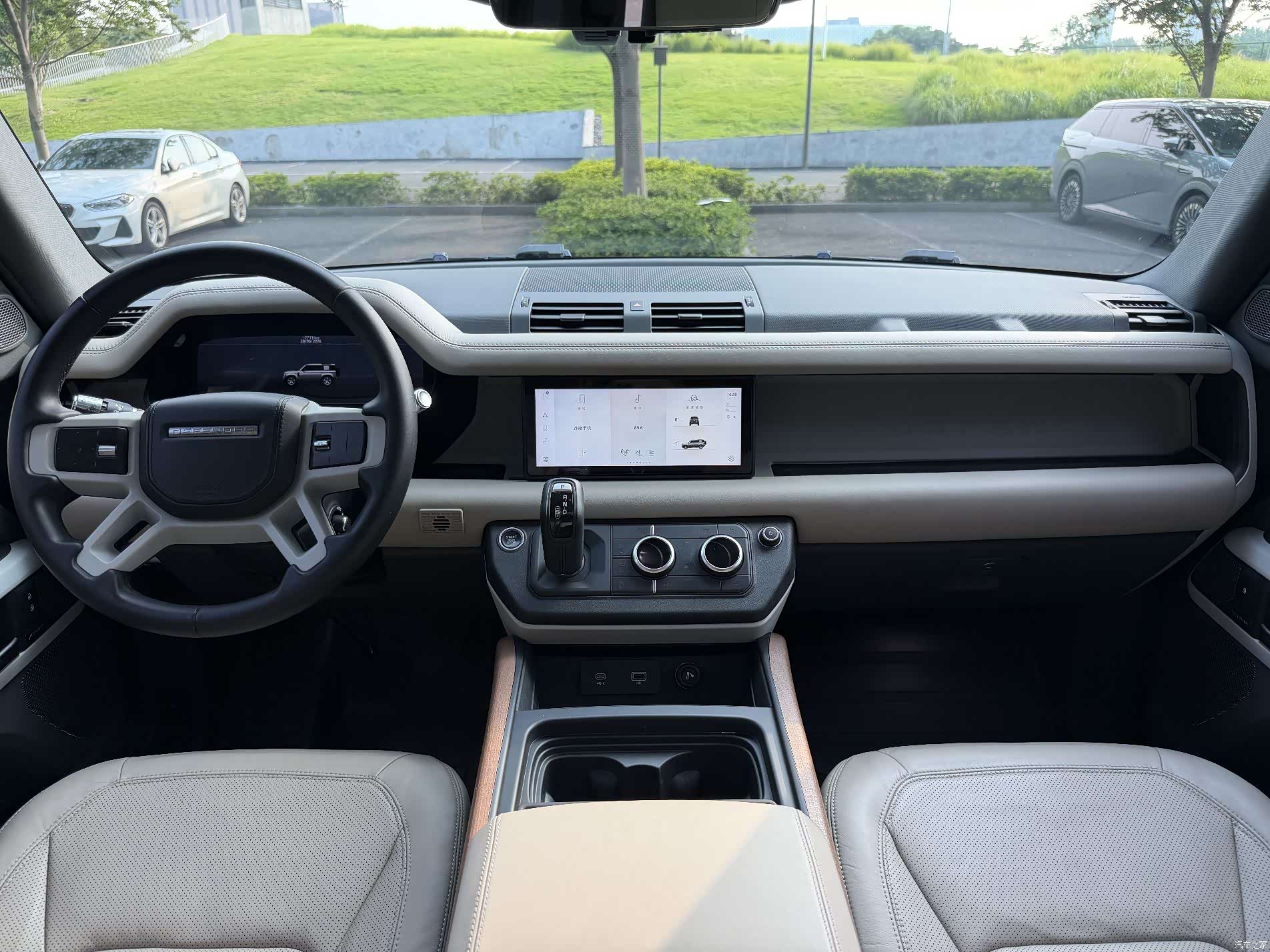 Land Rover Defender, 2021 все фото