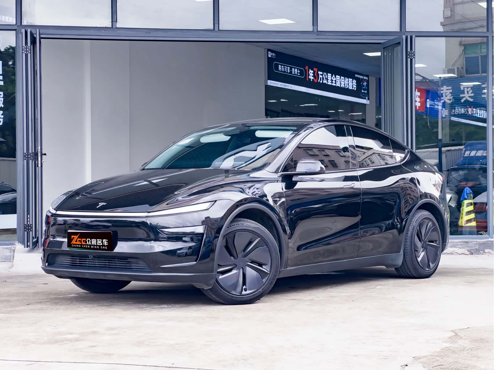Tesla Model Y, 2025 1
