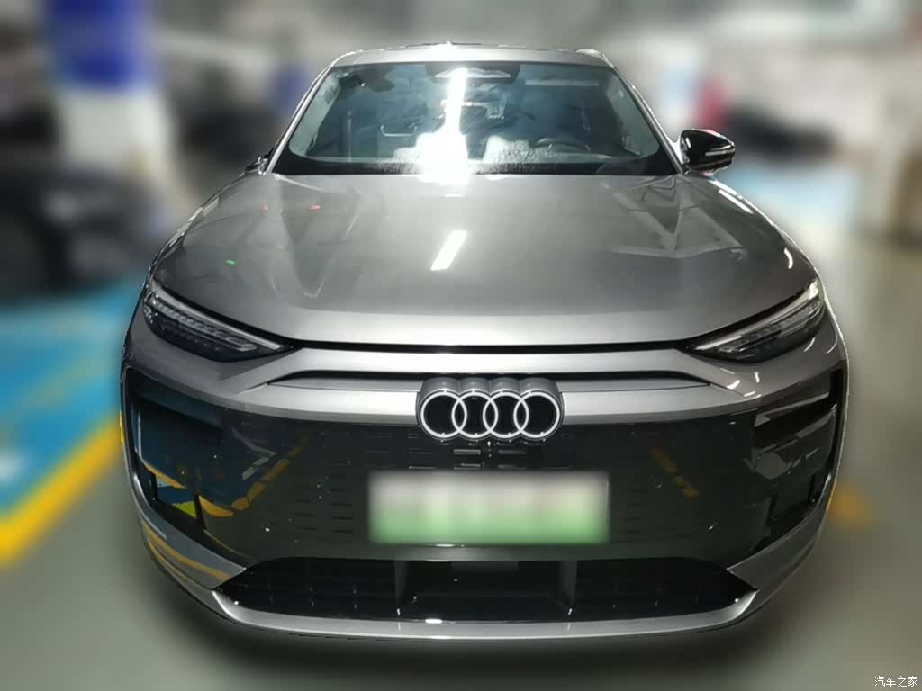 Audi e-tron, 2025 все фото