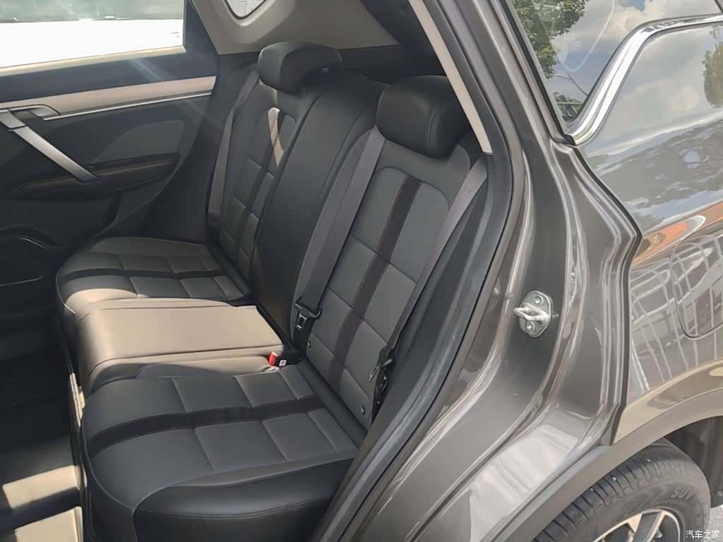 Geely Coolray, 2023 17