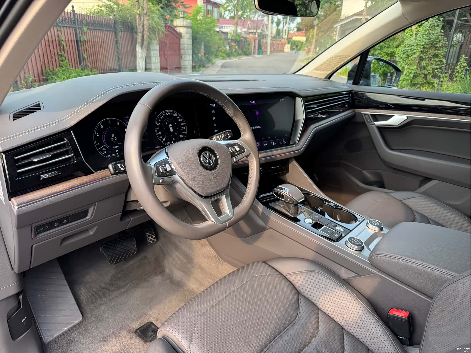 Volkswagen Touareg, 2020 все фото