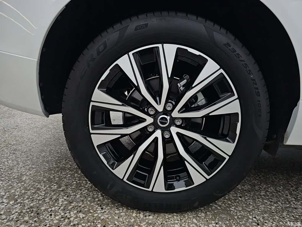Volvo XC60, 2024 14