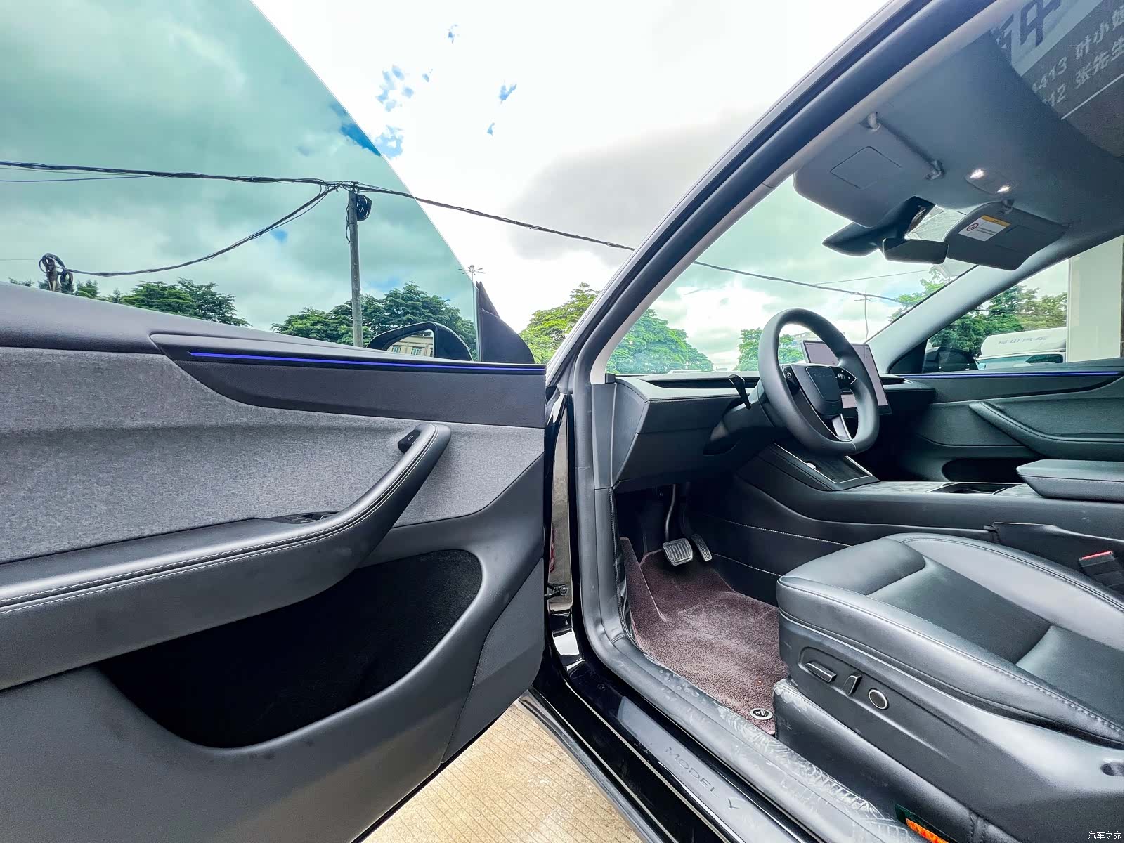 Tesla Model Y, 2025 10