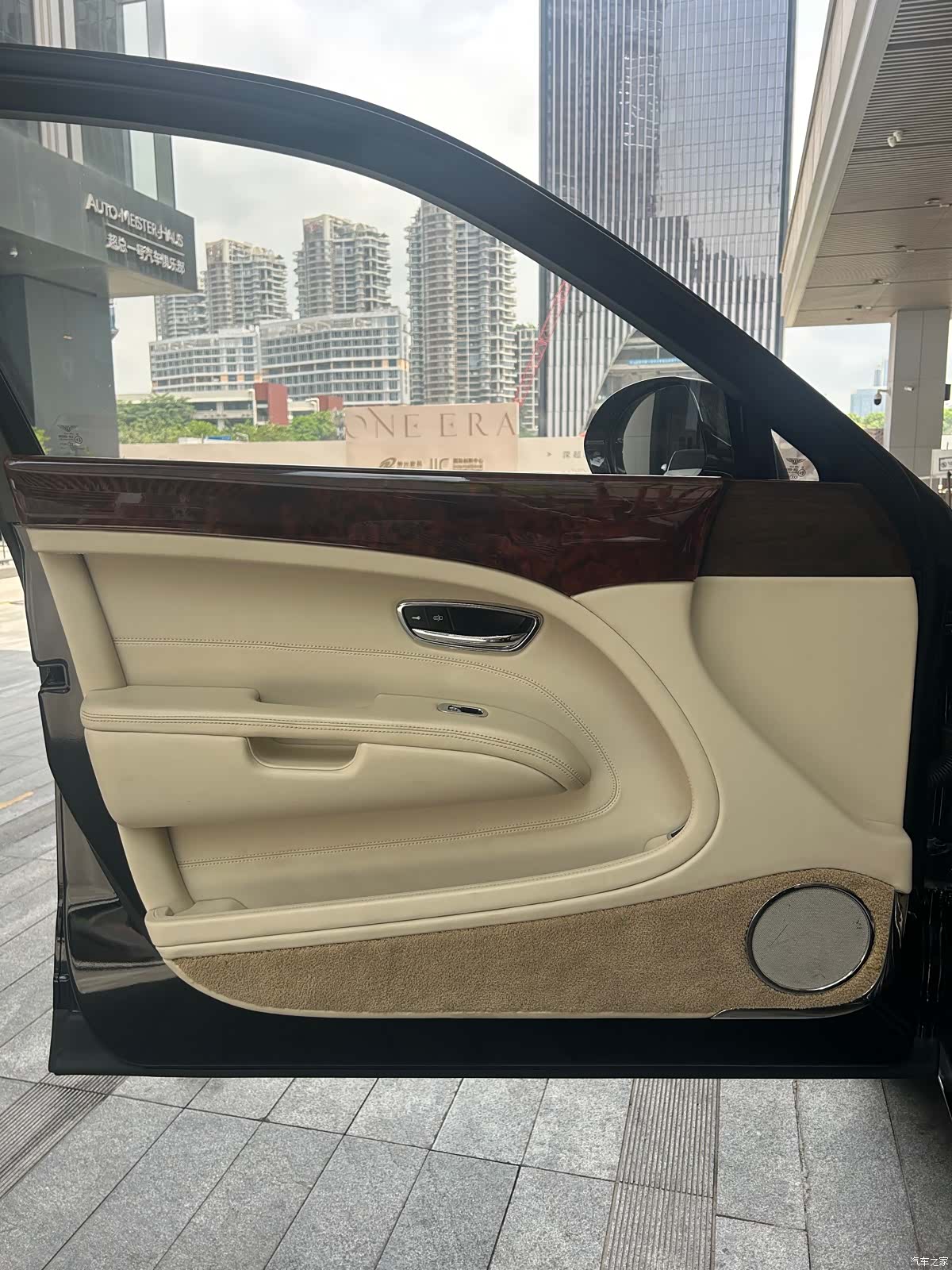 Bentley Mulsanne, 2012 6