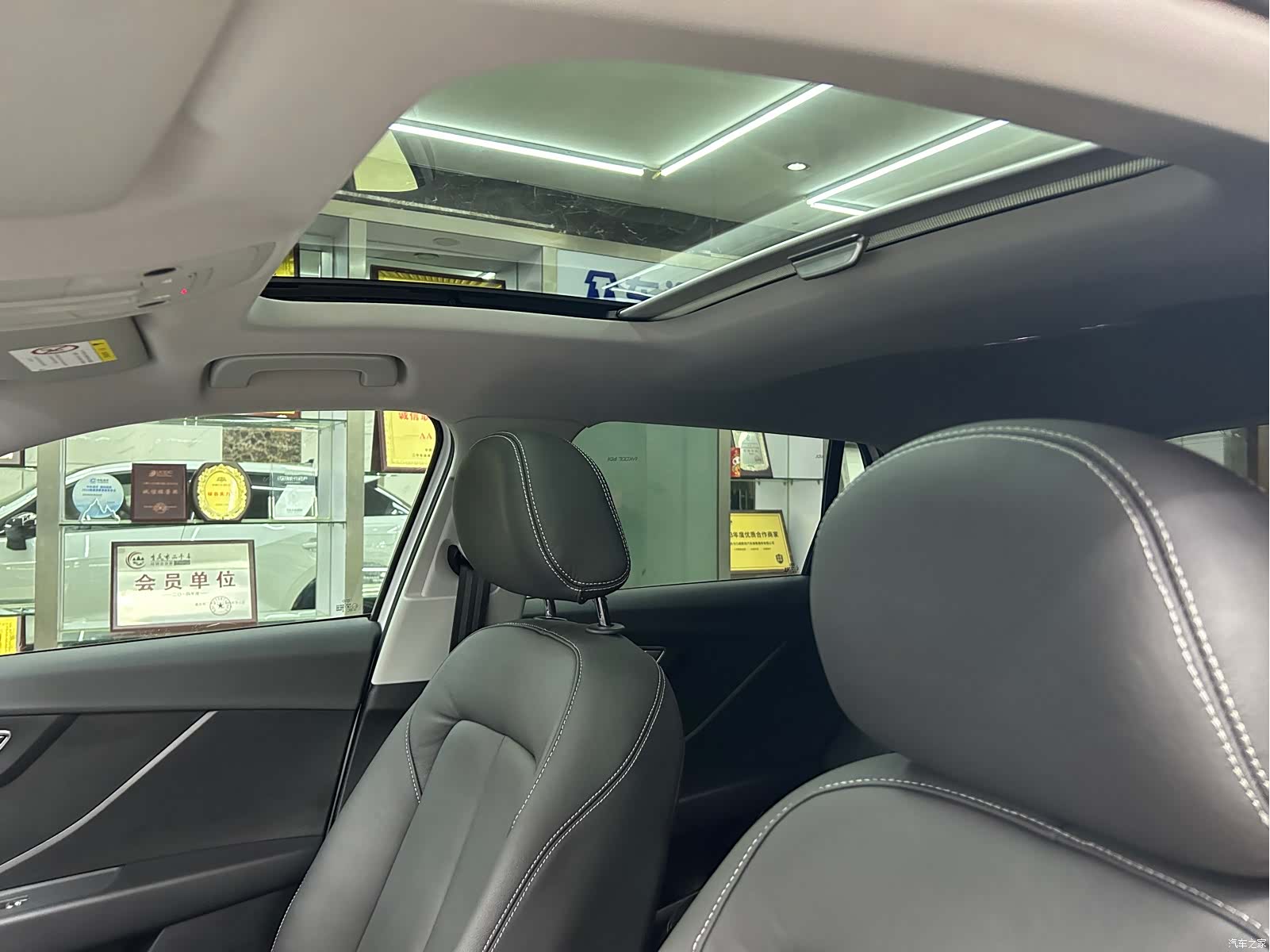 Audi Q2L, 2021 10