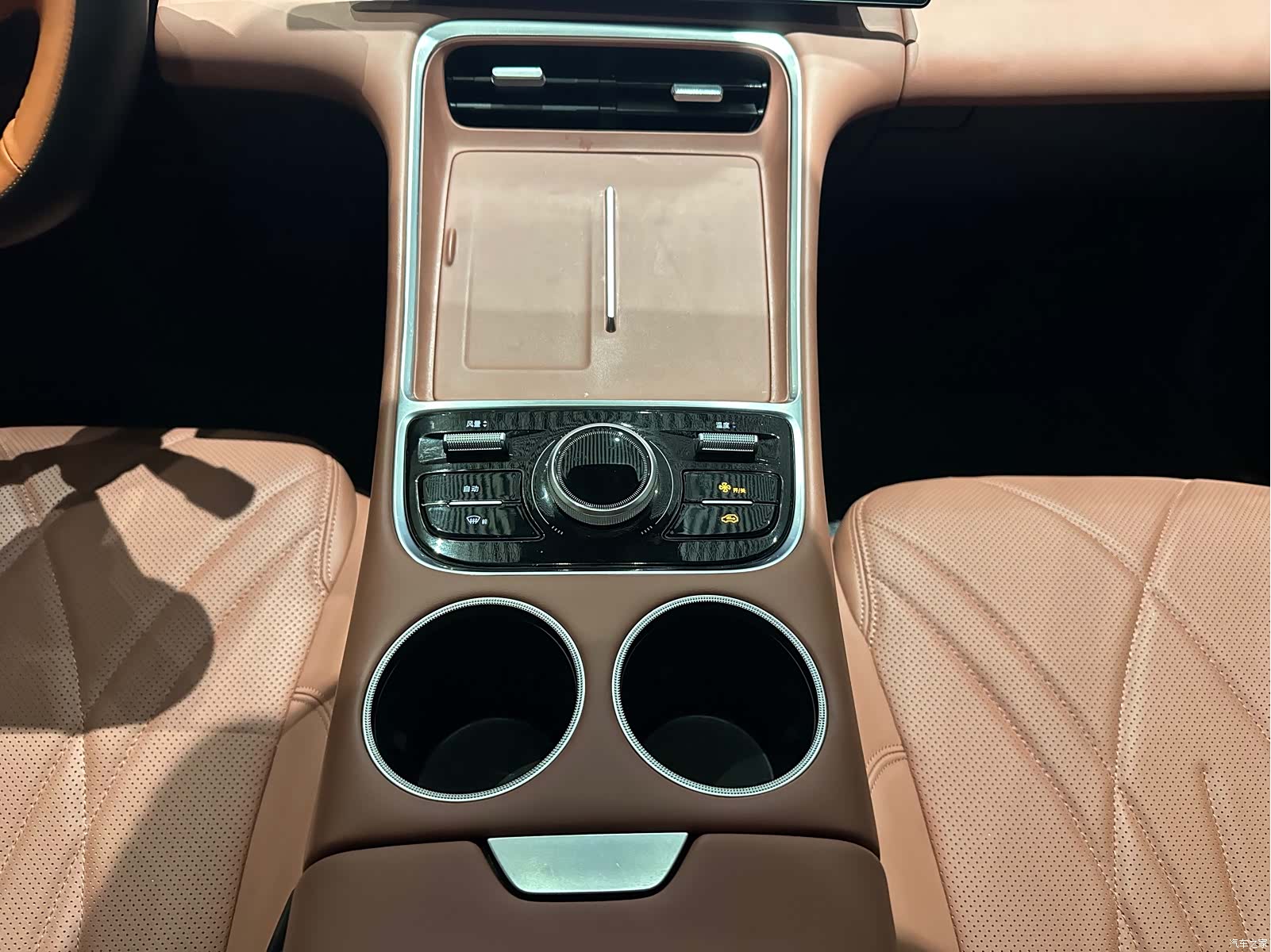Geely Galaxy L6, 2025 14