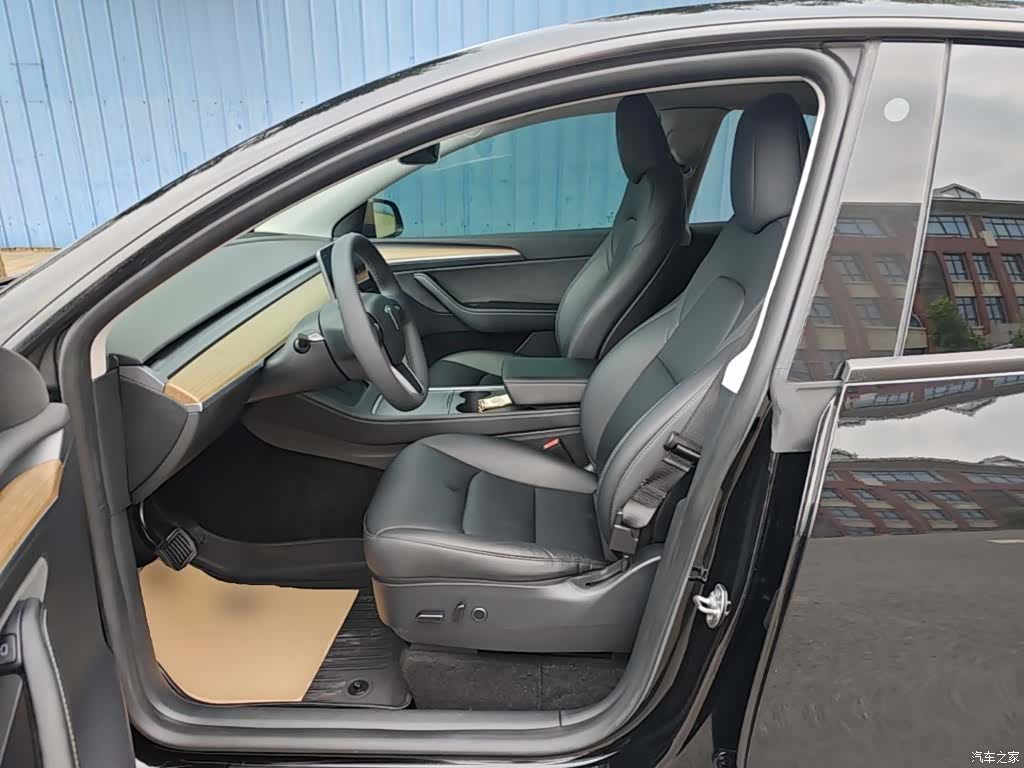 Tesla Model Y, 2022 15