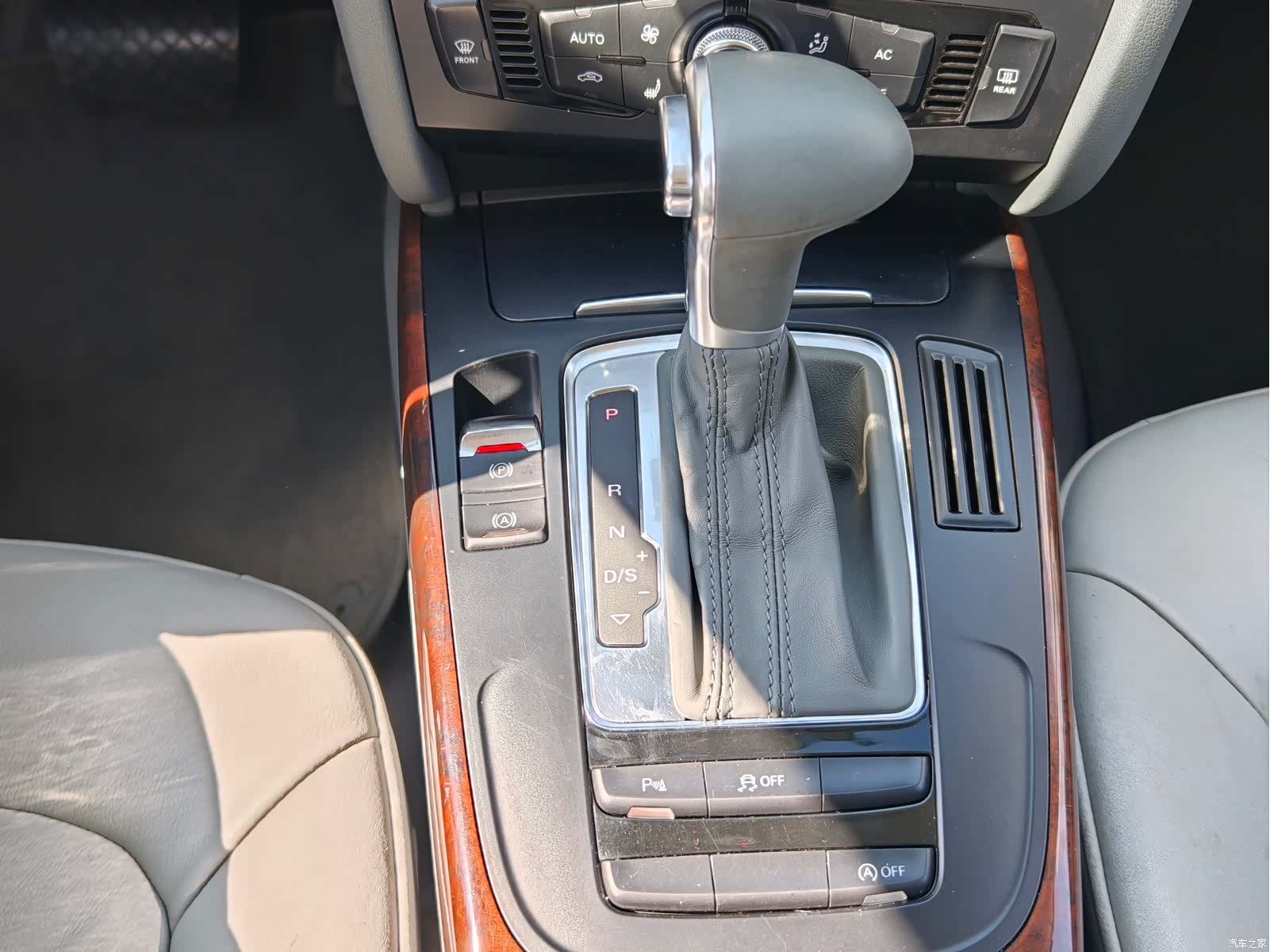 Audi A4L, 2012 26