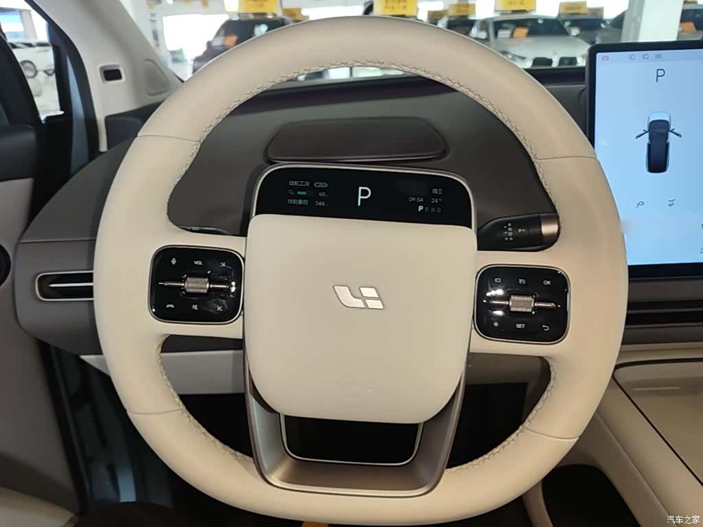 Li Auto i8, 2025 11