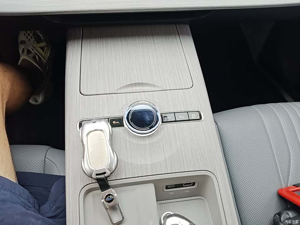 Geely E8, 2024 14