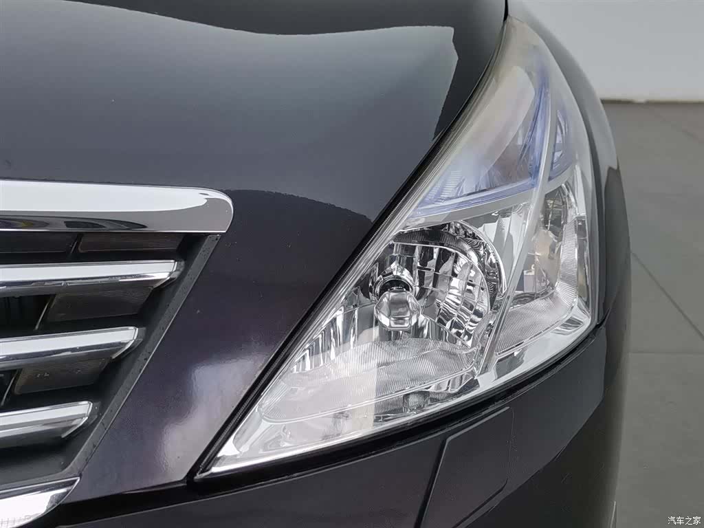 Nissan Teana, 2010 7