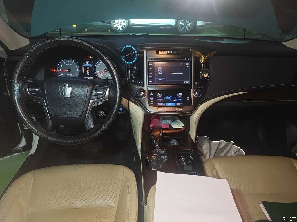 Toyota Crown, 2015 6