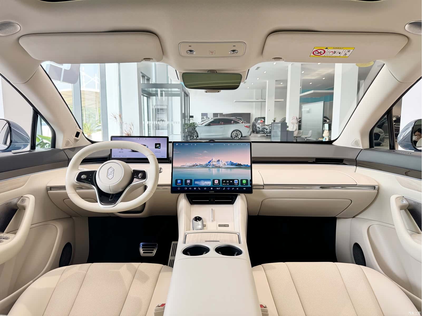 Luxeed R7, 2025 17