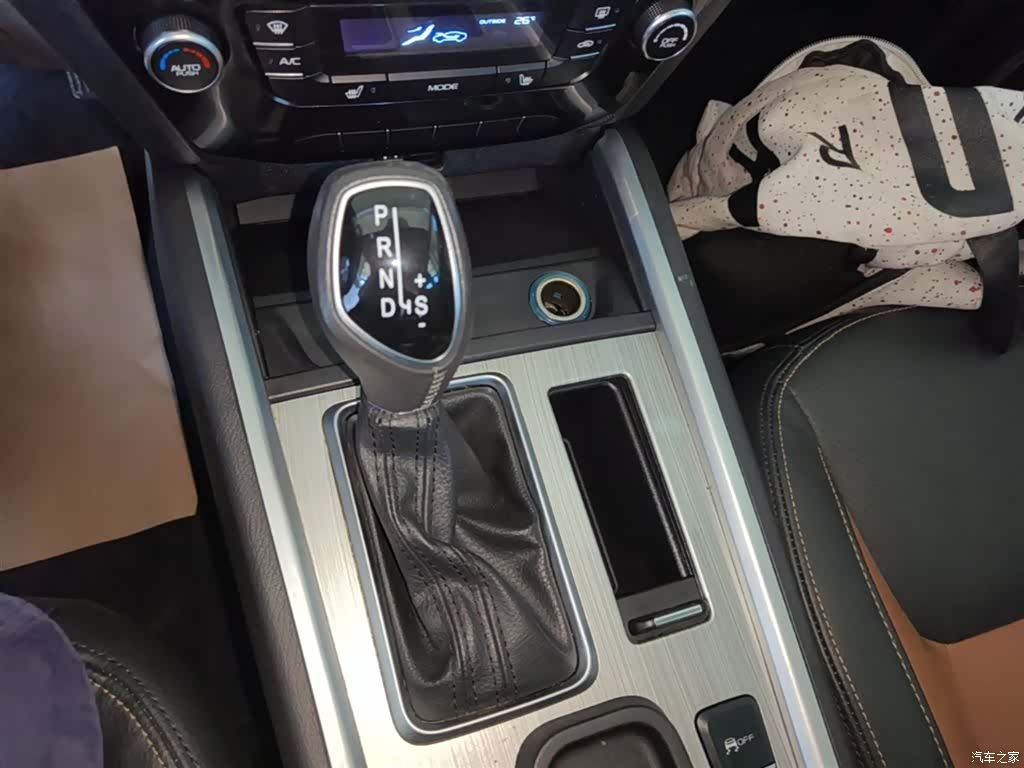 Geely X6, 2016 14