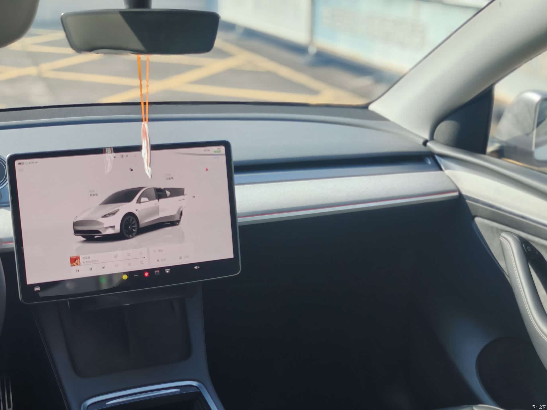 Tesla Model Y, 2023 7