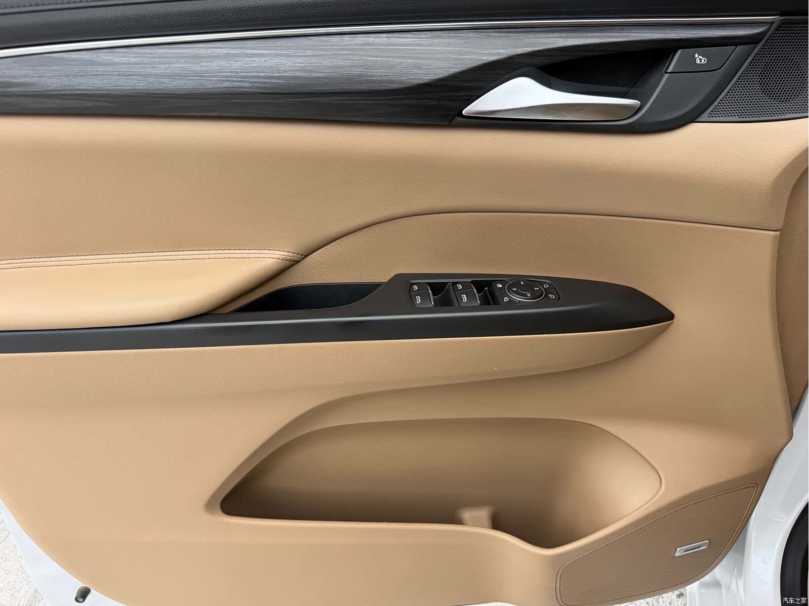Buick GL8, 2021 9