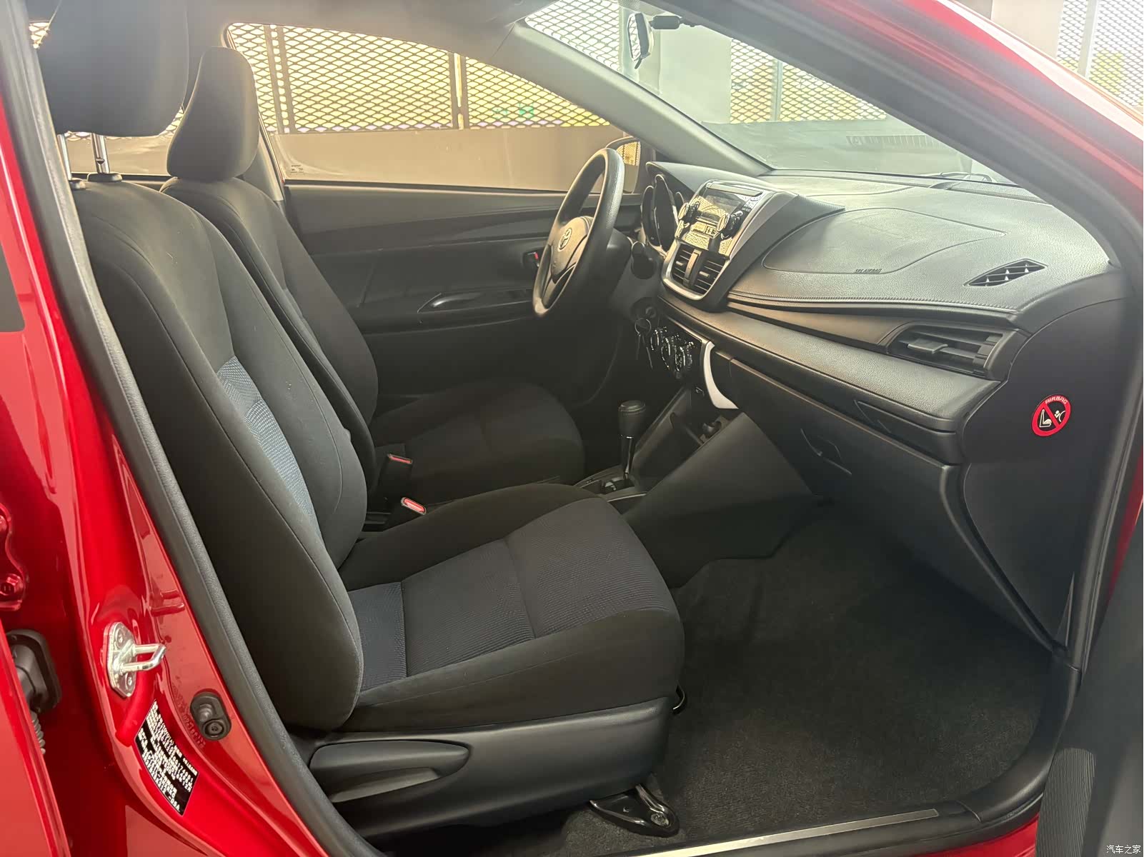 Toyota YARiS L, 2017 4