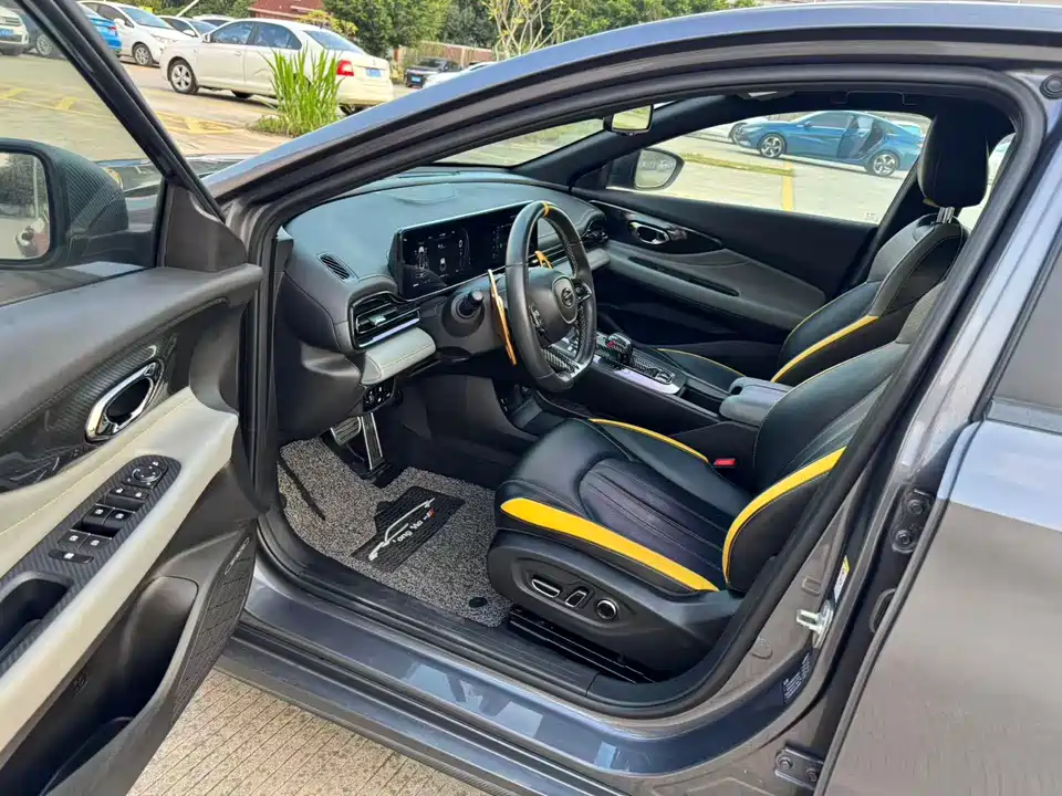 Trumpchi Shadow Leopard