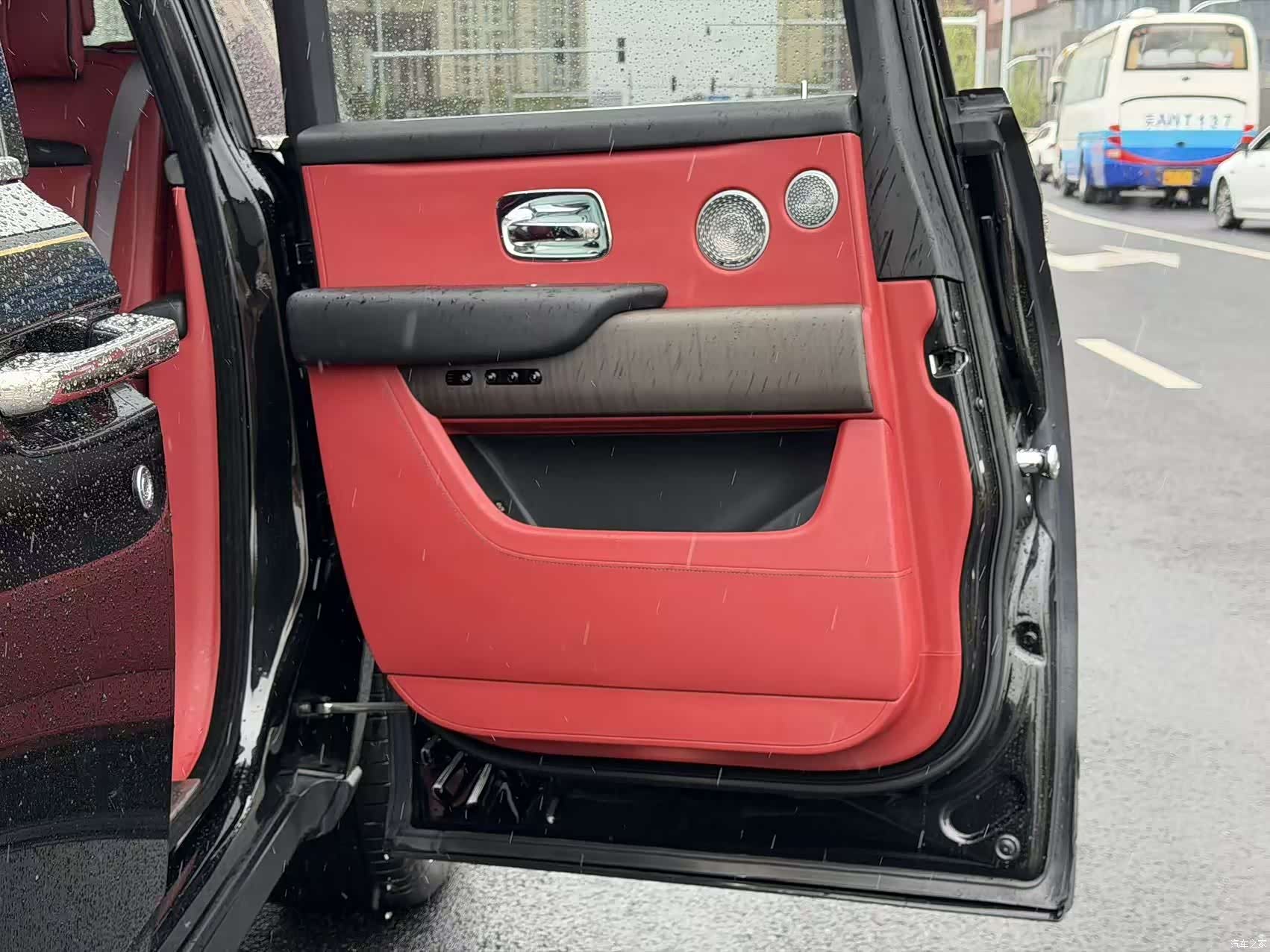 Rolls-Royce Cullinan, 2019 13