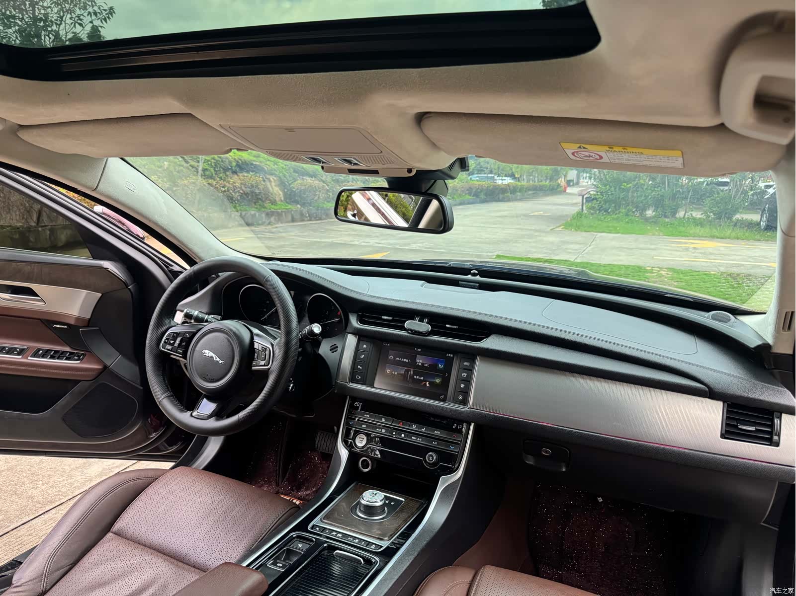 Land Rover XFL, 2016 10