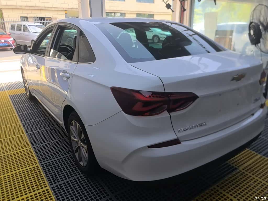 Chevrolet 320, 2022 все фото