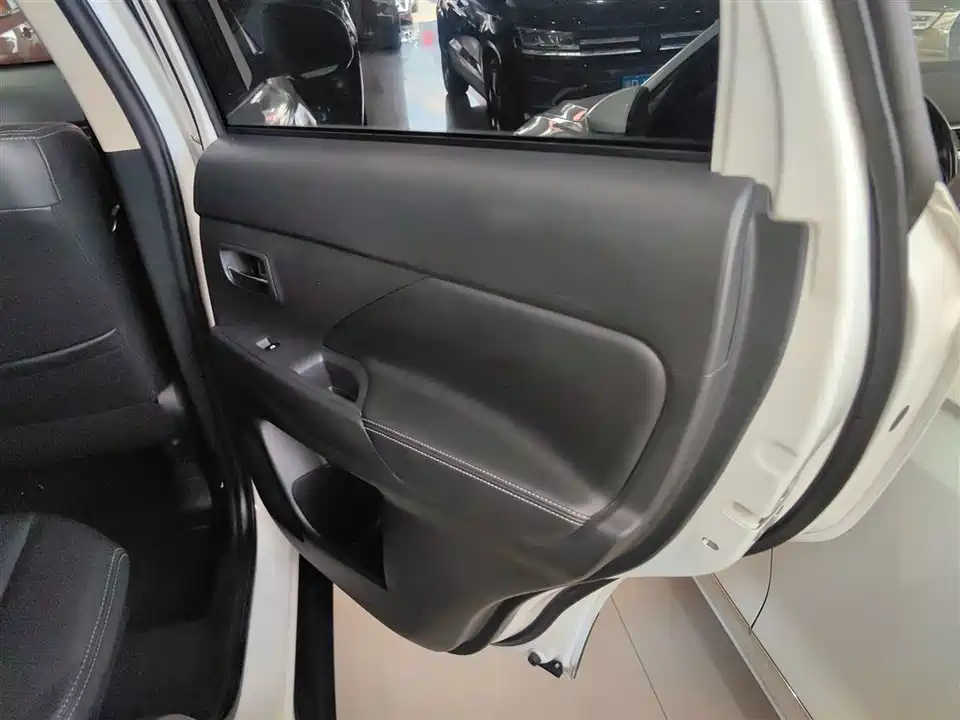 Mitsubishi Outlander Mitsubishi Outlander