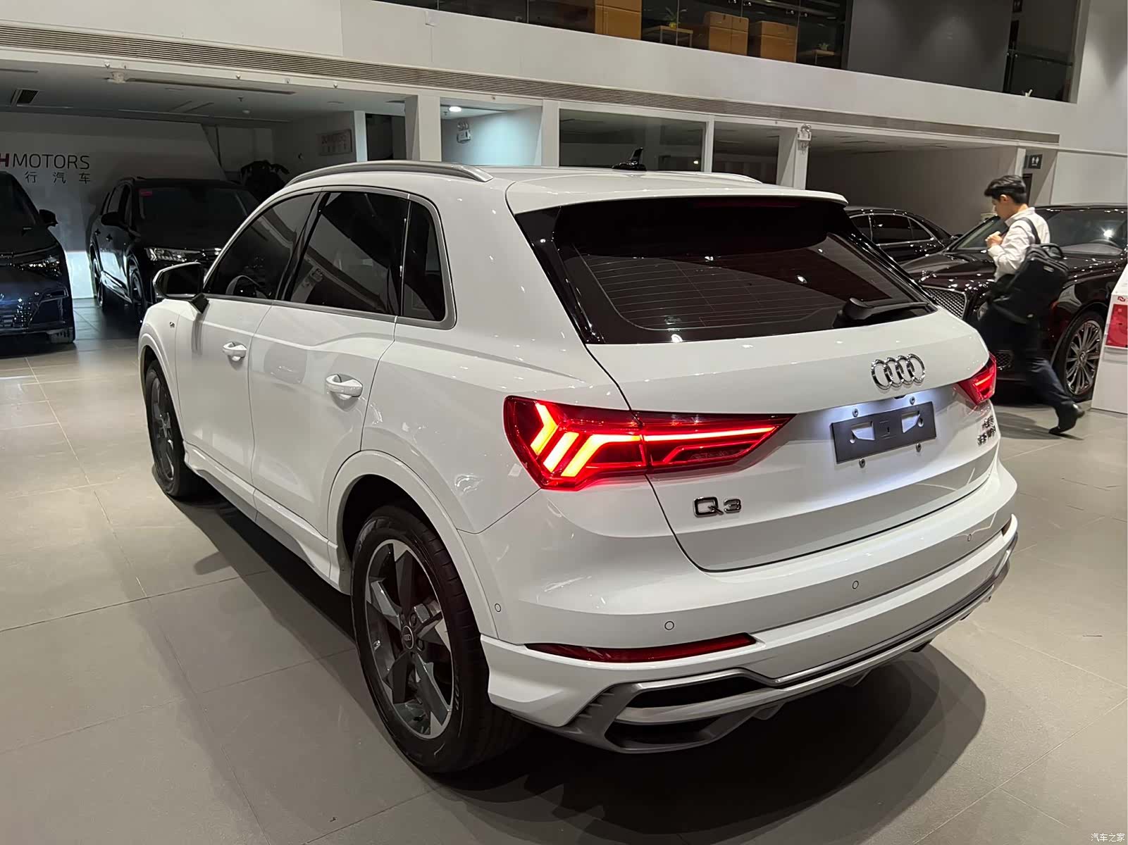 Audi Q3, 2023 6