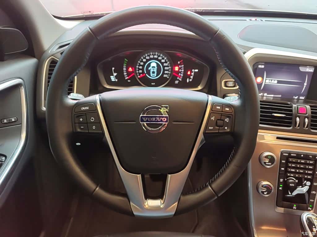 Volvo XC60, 2017 11