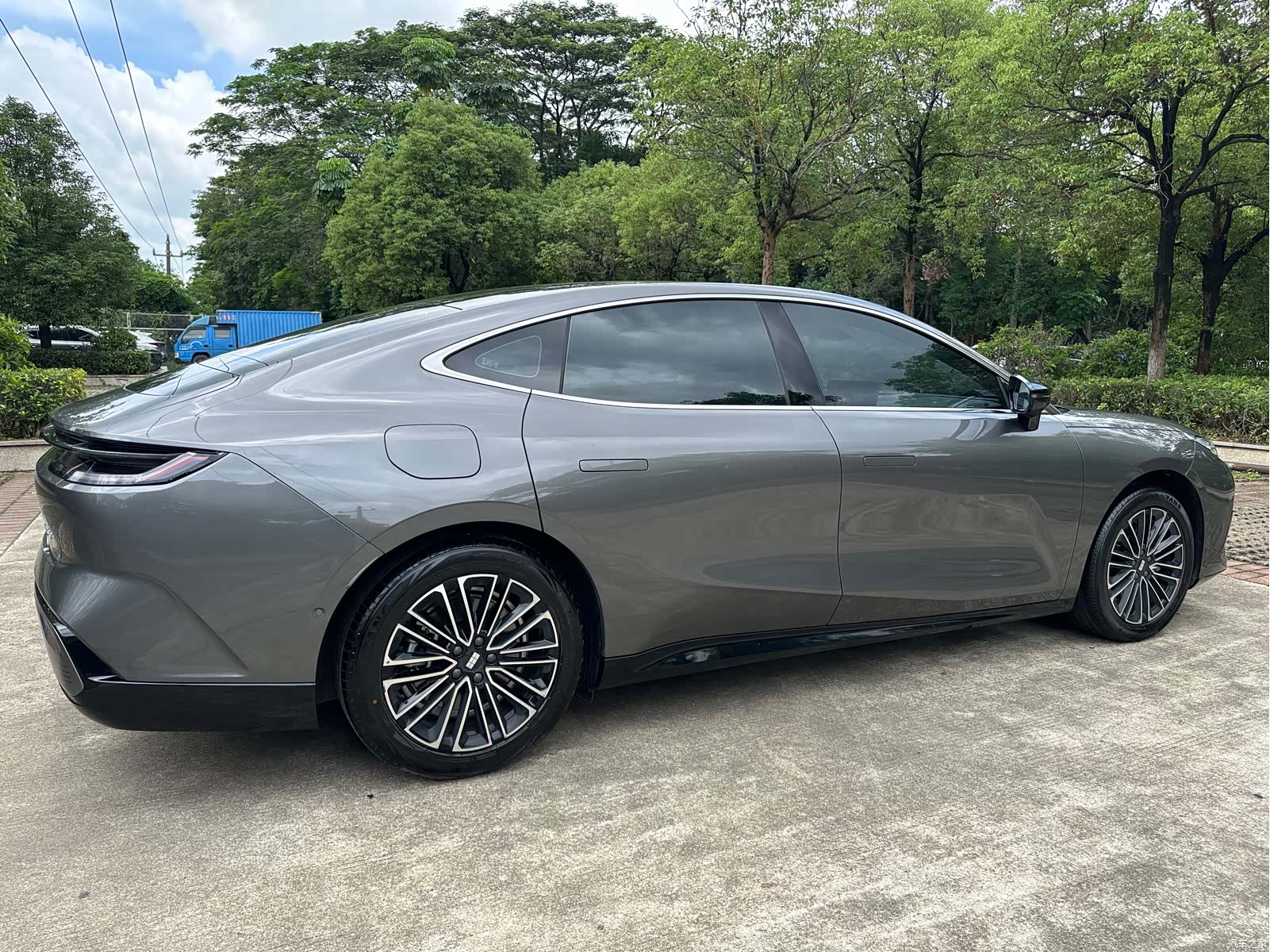 Geely 8, 2025 17
