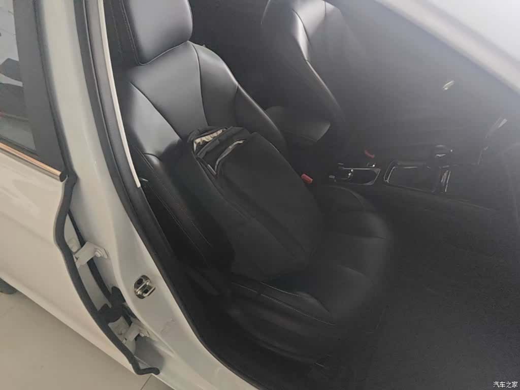 Roewe i5, 2021 25