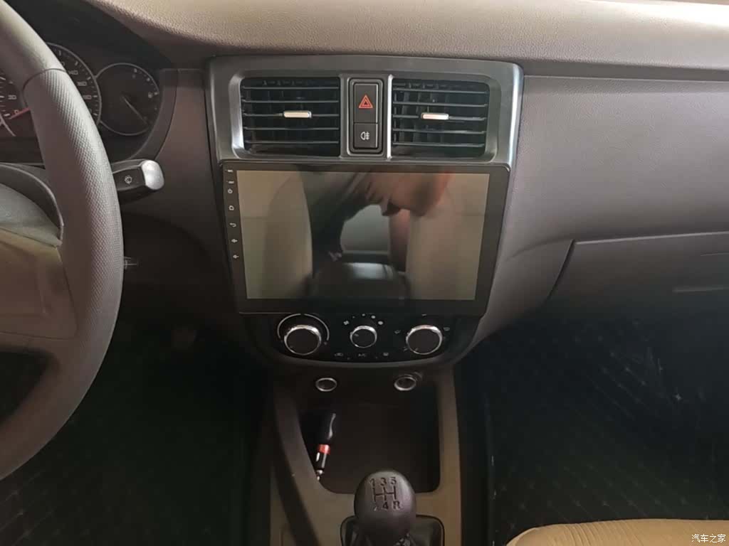 Wuling V, 2018 13