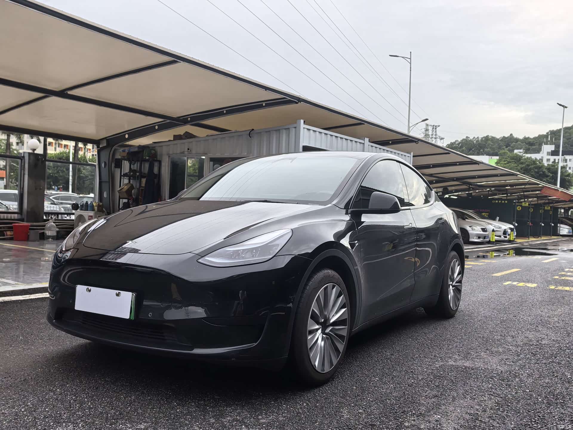 Tesla Model Y, 2023 1