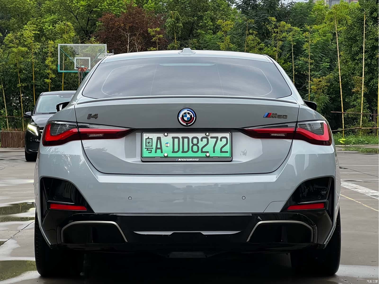 BMW i4, 2023 4