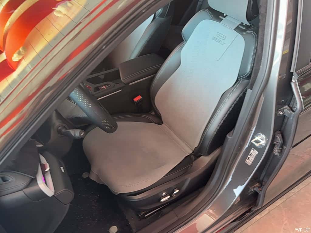 Geely Emgrand, 2025 6