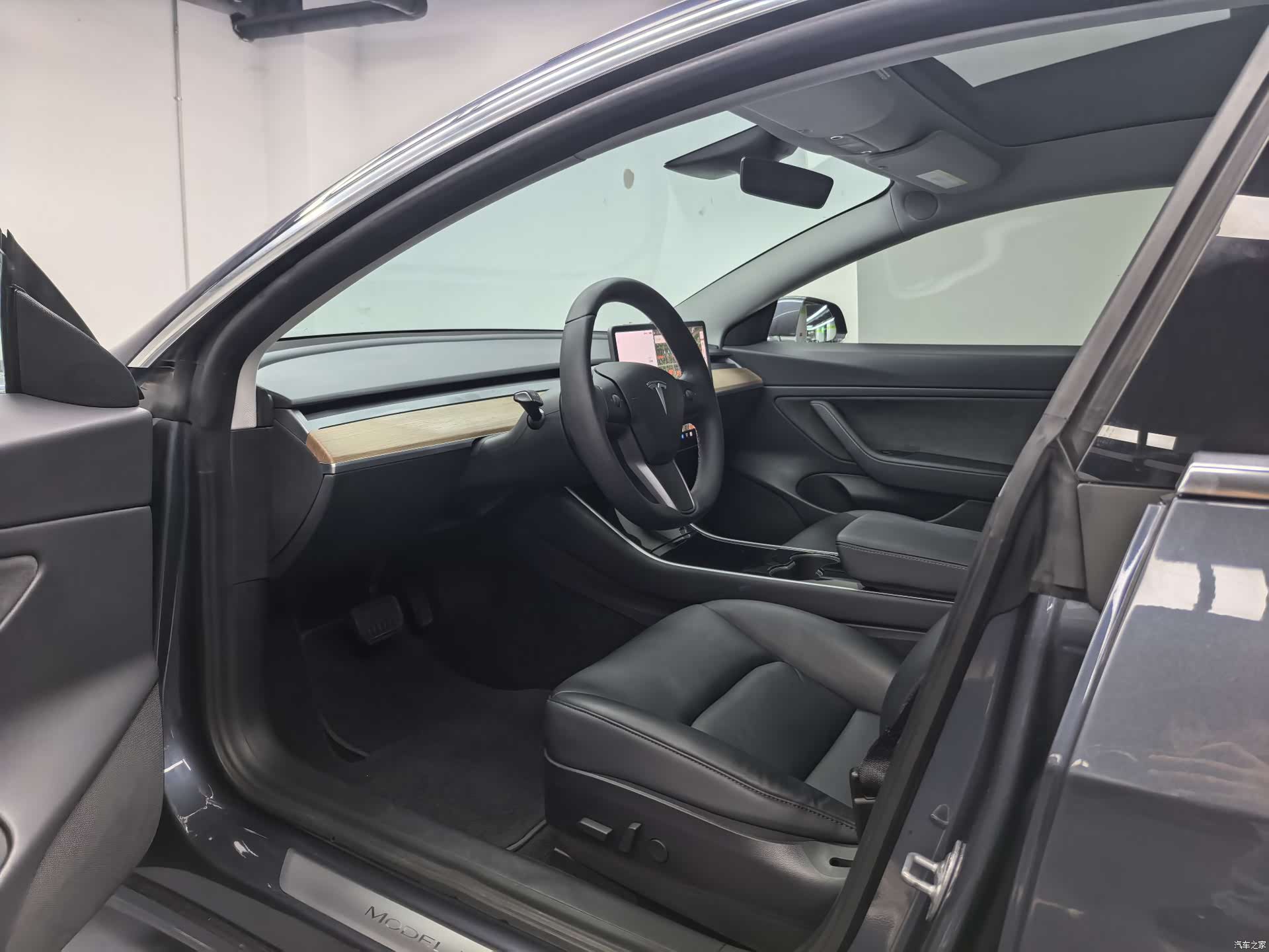 Tesla Model 3, 2020 4