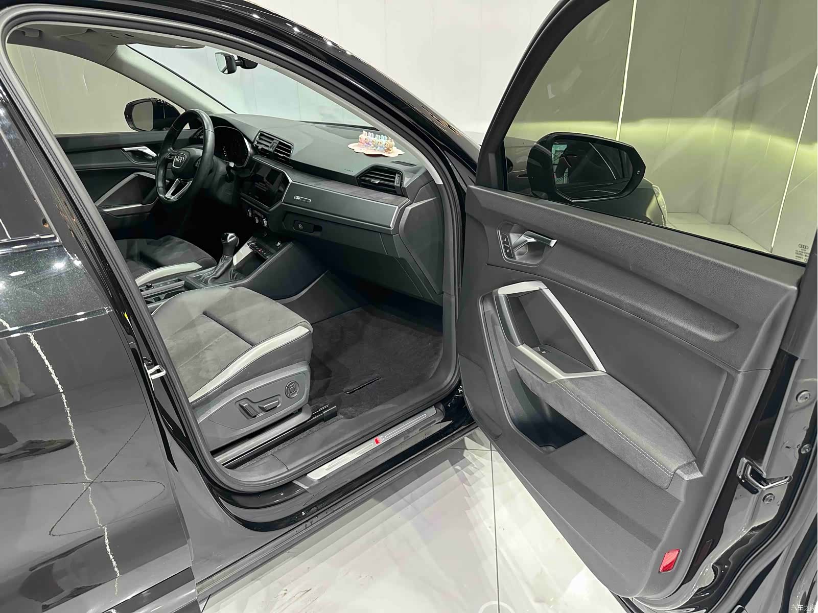Audi Q3, 2023 19