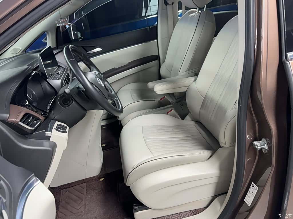 Buick GL8, 2022 10