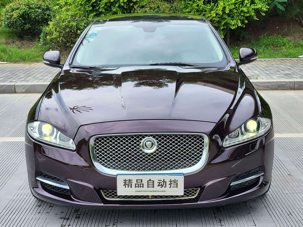 Jaguar XJ