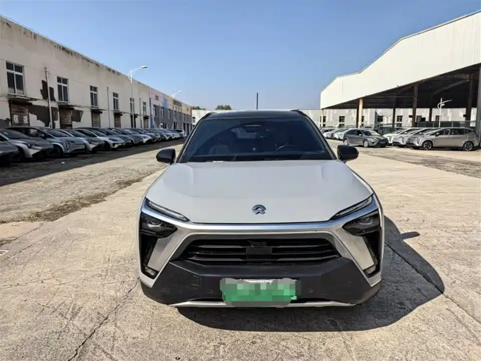 NIO ES8