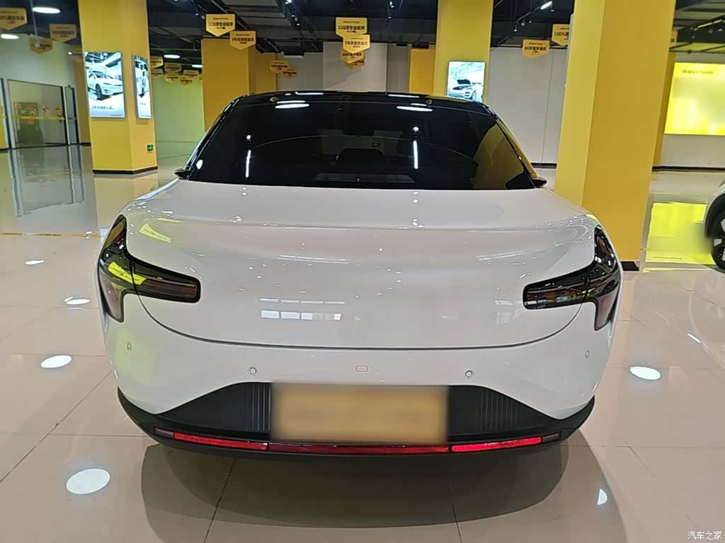 Xpeng Mona M03, 2024 6