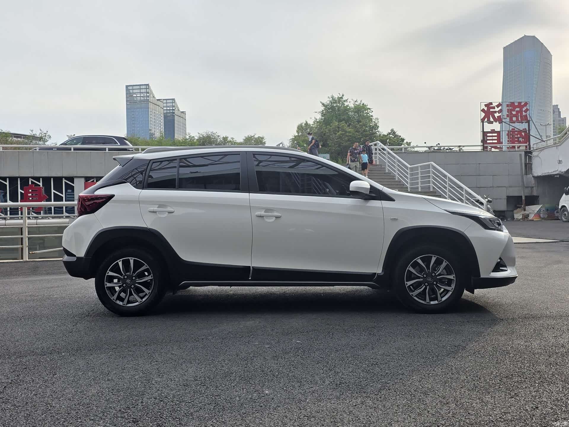 Toyota YARiS L, 2023 4