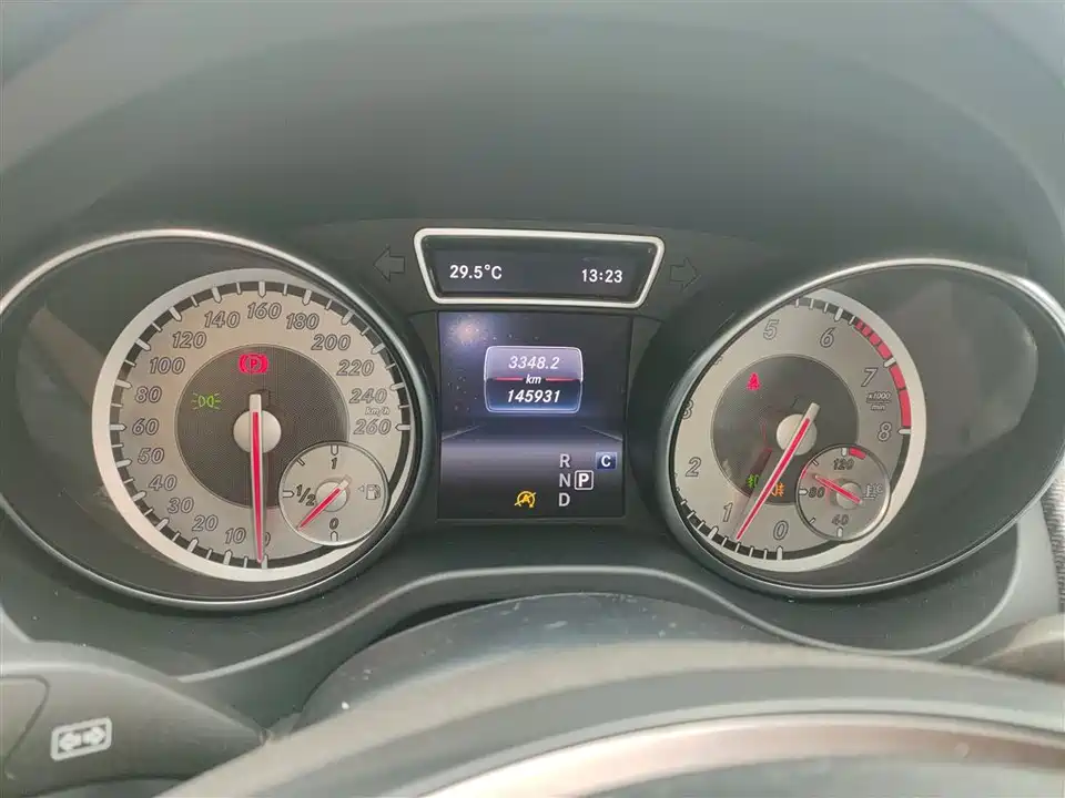 Mercedes-Benz GLA Mercedes-Benz GLA