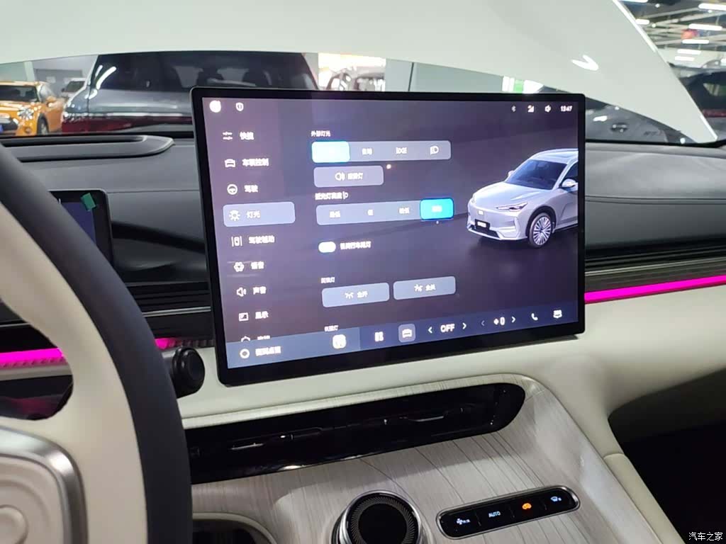 Geely Galaxy E5, 2025 13