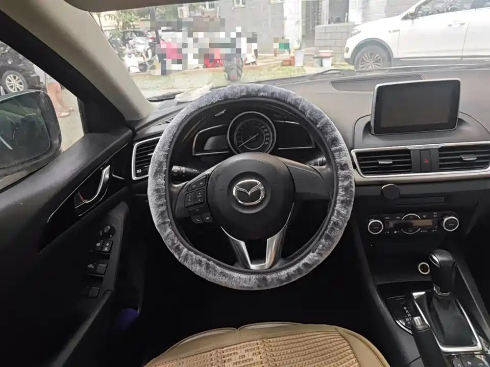 Mazda 3 Angkesaila